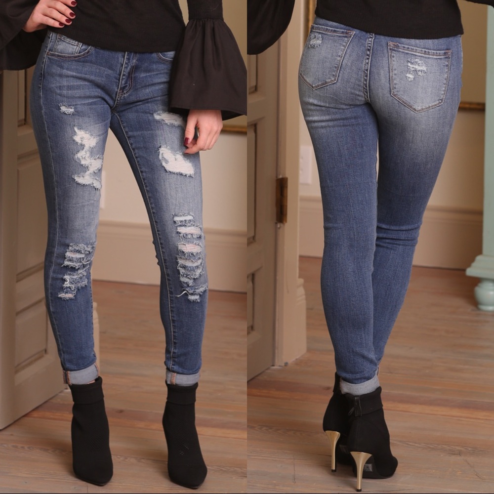 Distressed skinny jeans